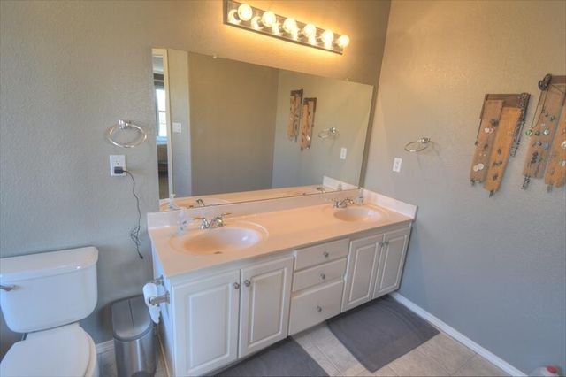 4704 Spring Vale Road NW, Albuquerque, NM 87114