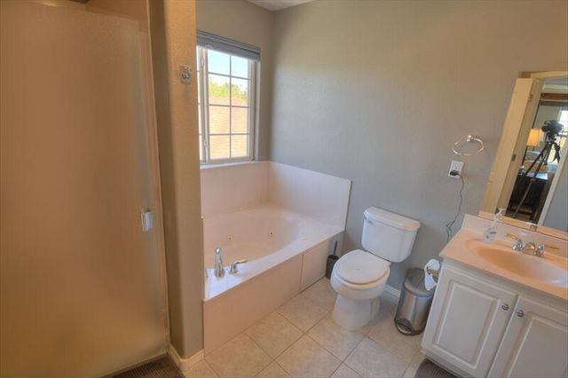4704 Spring Vale Road NW, Albuquerque, NM 87114
