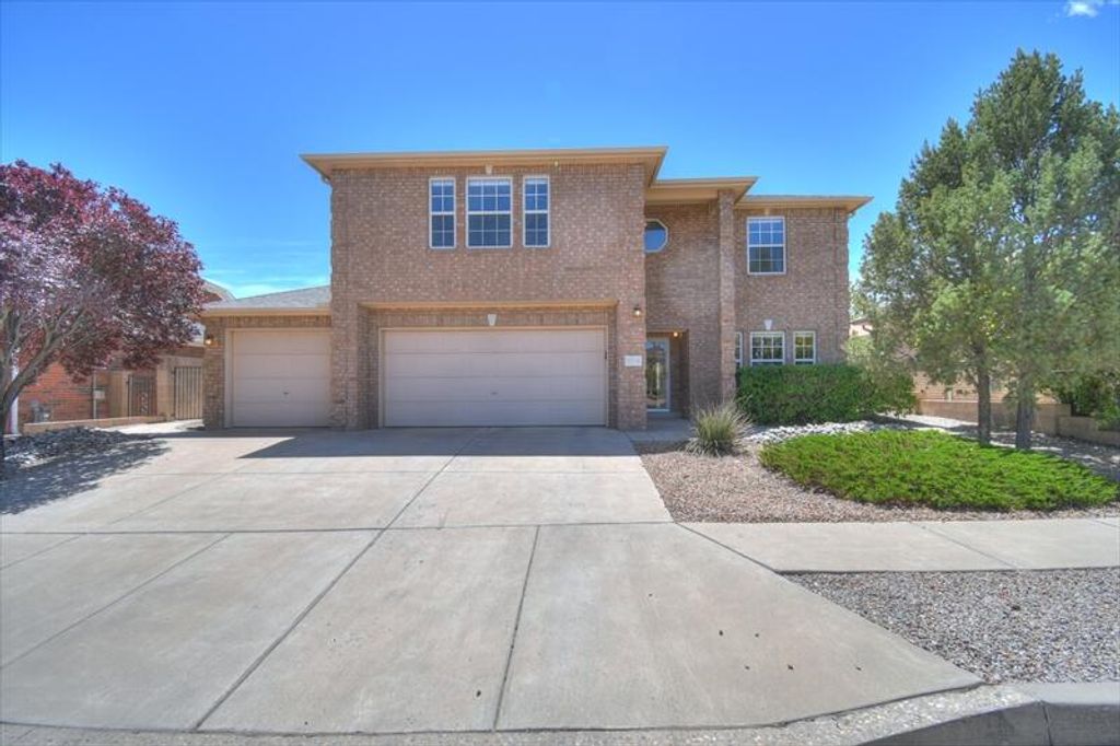 4704 Spring Vale Road NW, Albuquerque, NM 87114
