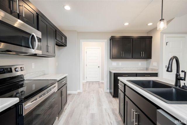 13541 Fringe Tree Trail, Fort Wayne, IN 46814