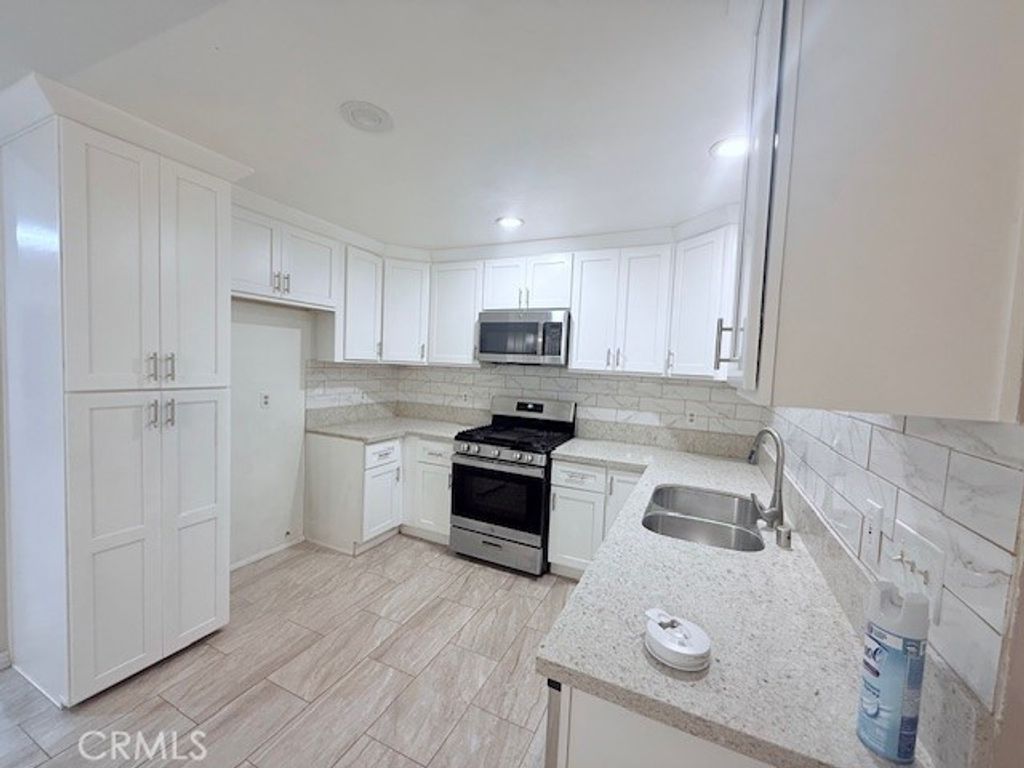 Image 10 of property listing at 2051 Sycamore Court, Ontario, CA 91764