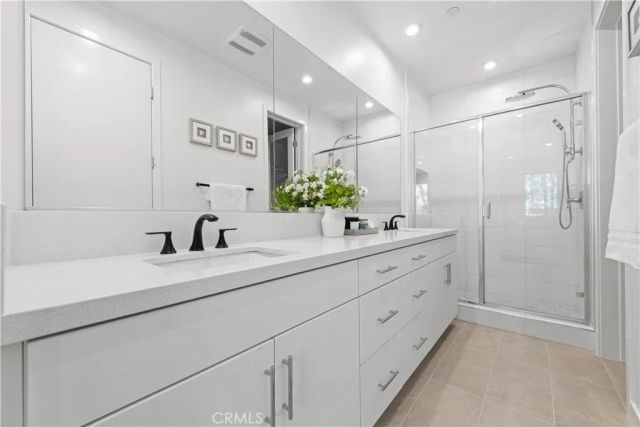 603 S LYON, Santa Ana, CA 92705