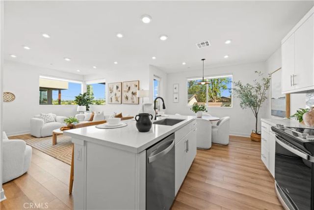 603 S LYON, Santa Ana, CA 92705
