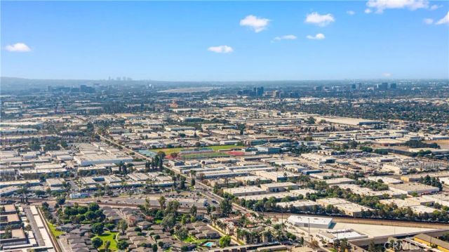 603 S LYON, Santa Ana, CA 92705