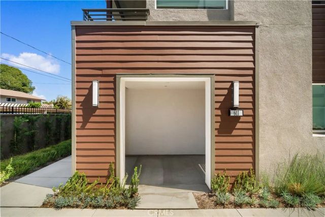 603 S LYON, Santa Ana, CA 92705