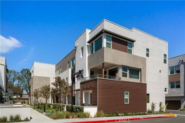603 S LYON, Santa Ana, CA 92705