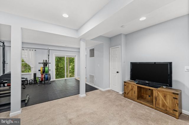 10203 N HAMPTON LN, Fredericksburg, VA 22408
