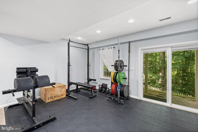 10203 N HAMPTON LN, Fredericksburg, VA 22408