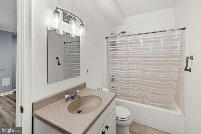 10203 N HAMPTON LN, Fredericksburg, VA 22408