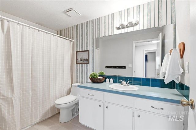 11842 W Tioga St, Boise, ID 83709