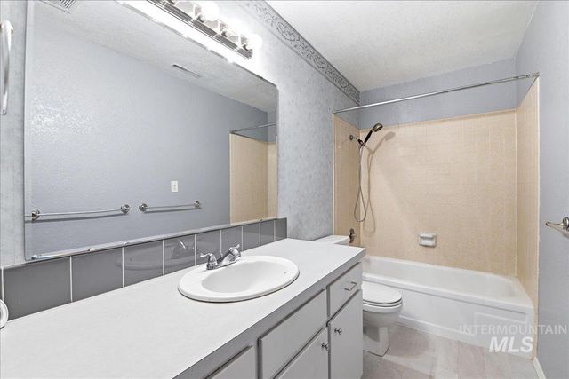 11842 W Tioga St, Boise, ID 83709