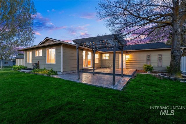 11842 W Tioga St, Boise, ID 83709