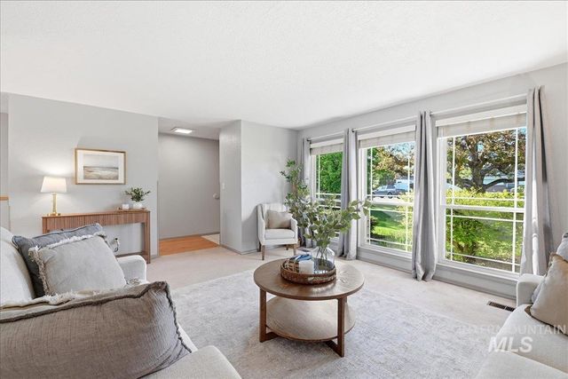 11842 W Tioga St, Boise, ID 83709