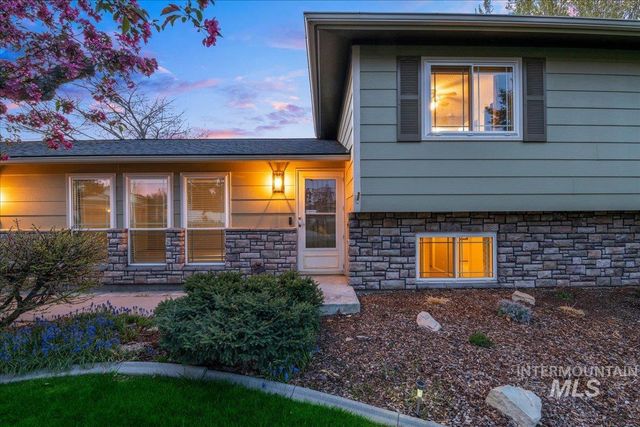 11842 W Tioga St, Boise, ID 83709