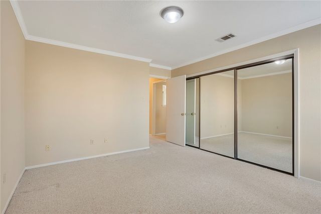 2800 Longmire 33, College Station, TX 77845