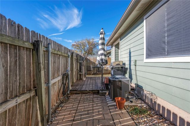 2800 Longmire 33, College Station, TX 77845