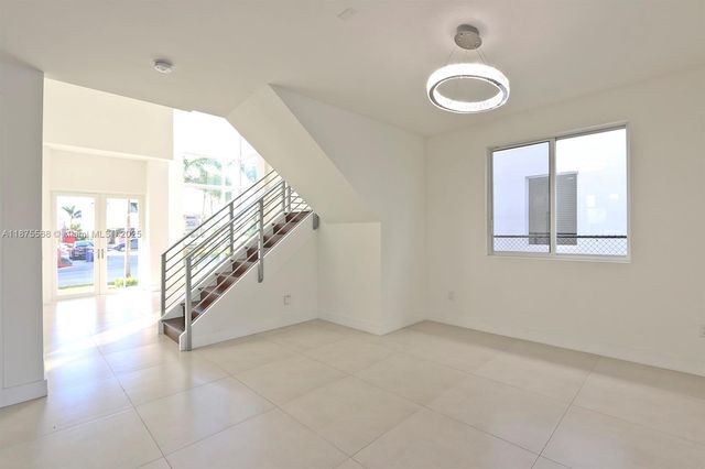 9745 NW 75th Ter 9745, Doral, FL 33178