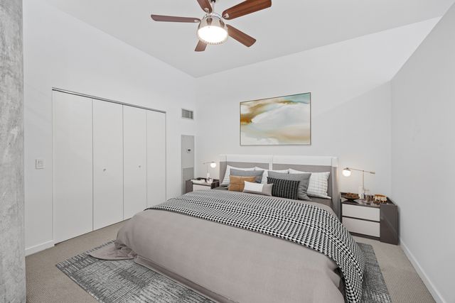 860 W BLACKHAWK Street 406, Chicago, IL 60642