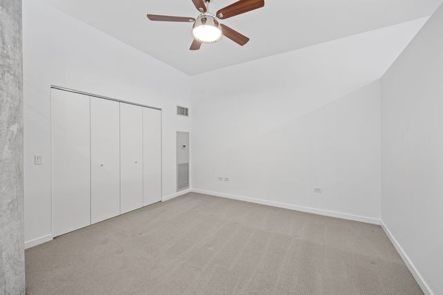 860 W BLACKHAWK Street 406, Chicago, IL 60642