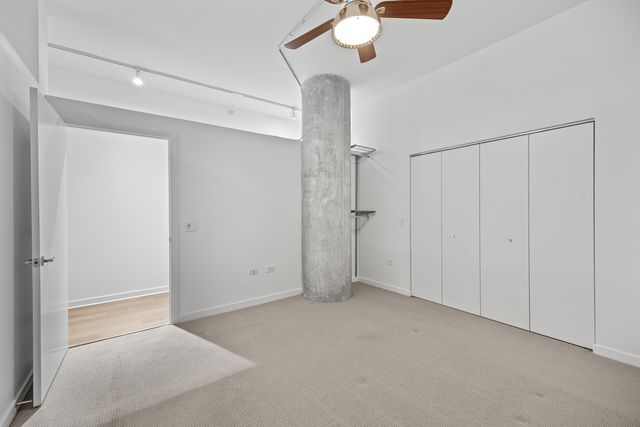 860 W BLACKHAWK Street 406, Chicago, IL 60642