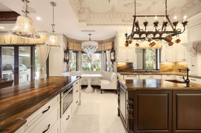 6016 Leonardo St, Coral Gables, FL 33146