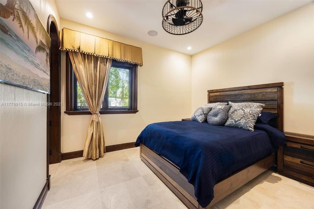 6016 Leonardo St, Coral Gables, FL 33146