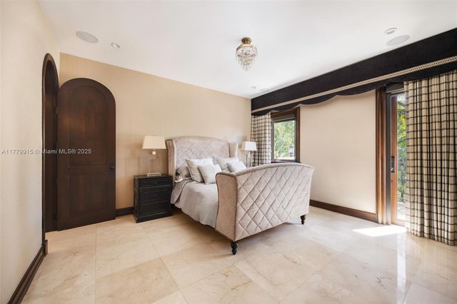 6016 Leonardo St, Coral Gables, FL 33146