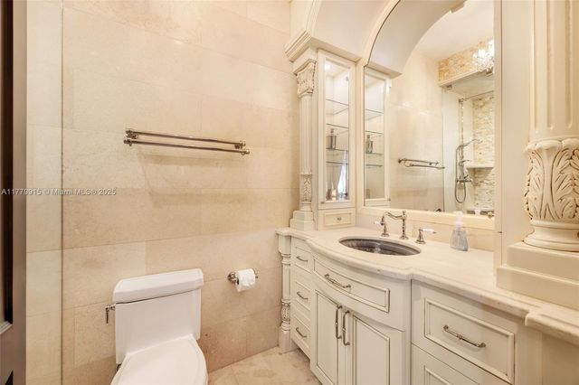 6016 Leonardo St, Coral Gables, FL 33146