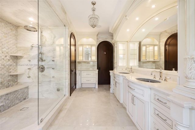 6016 Leonardo St, Coral Gables, FL 33146