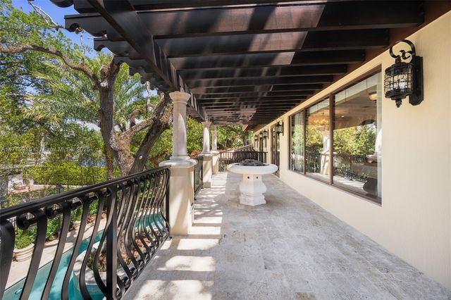 6016 Leonardo St, Coral Gables, FL 33146