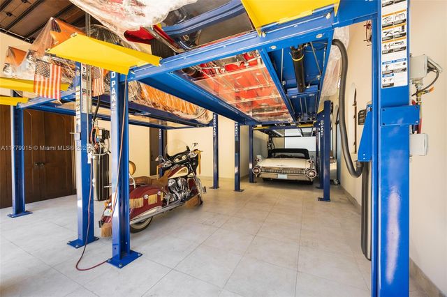 6016 Leonardo St, Coral Gables, FL 33146