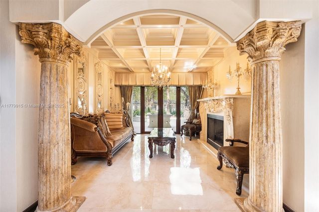 6016 Leonardo St, Coral Gables, FL 33146