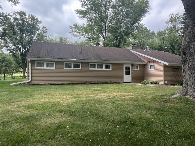 N15W27548 Pheasant LANE, Pewaukee, WI 53072