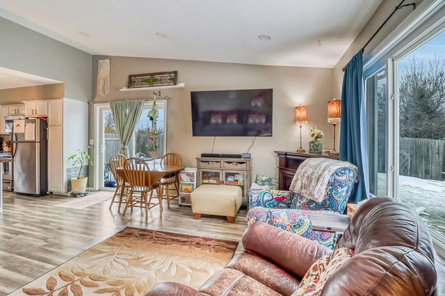 622 12TH Avenue E, West Fargo, ND 58078