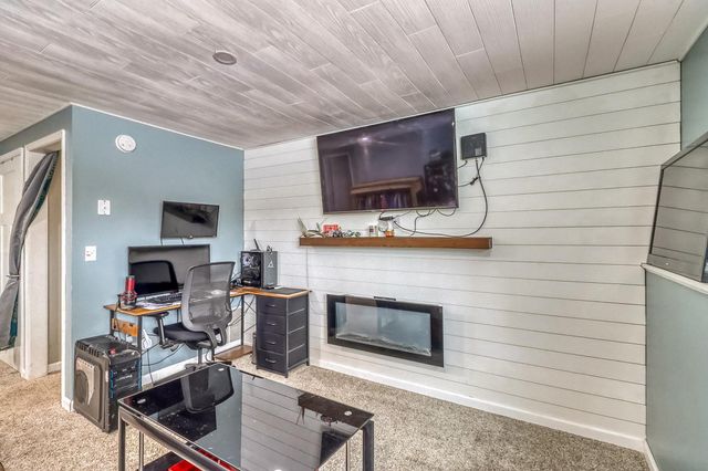 622 12TH Avenue E, West Fargo, ND 58078