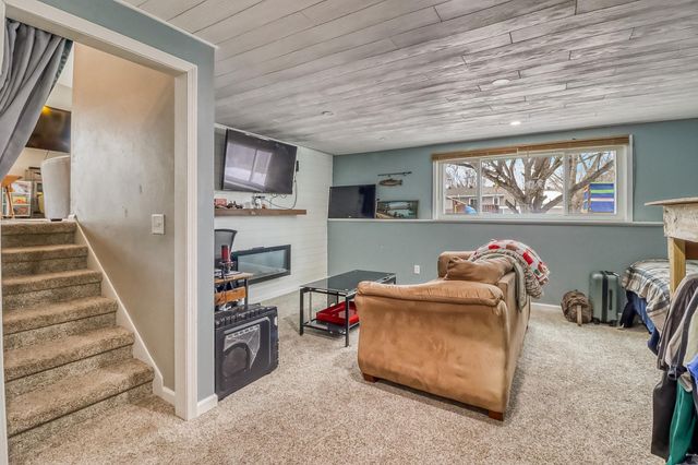 622 12TH Avenue E, West Fargo, ND 58078