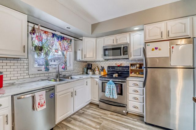 622 12TH Avenue E, West Fargo, ND 58078