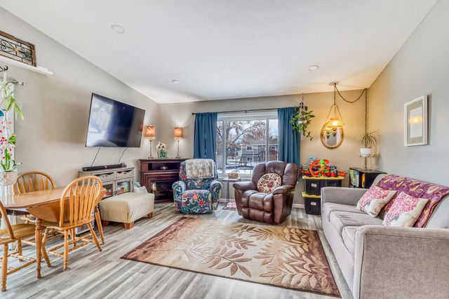 622 12TH Avenue E, West Fargo, ND 58078