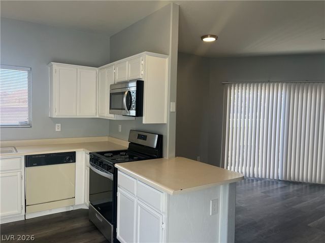 3206 Mystic Ridge Court, Las Vegas, NV 89129