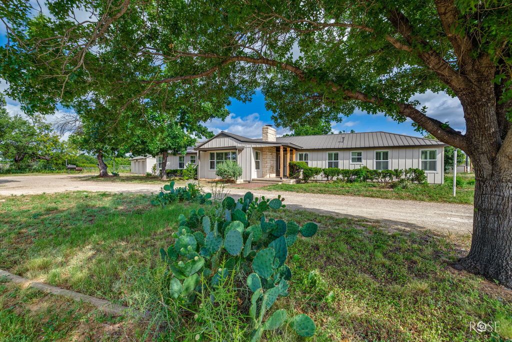 Image 1 of property listing at 3315 Grape Creek Road, San Angelo, TX 76903
