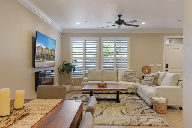 2108 Tienda Dr, Lodi, CA 95242