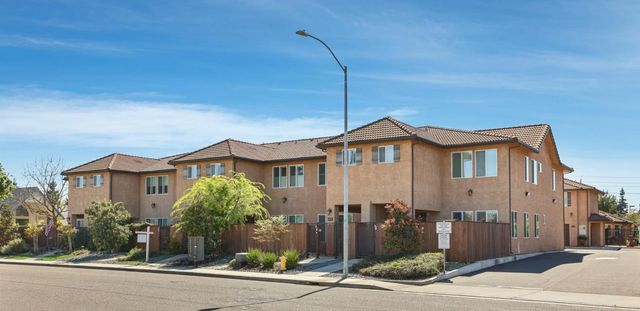 2108 Tienda Dr, Lodi, CA 95242