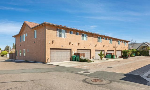 2108 Tienda Dr, Lodi, CA 95242