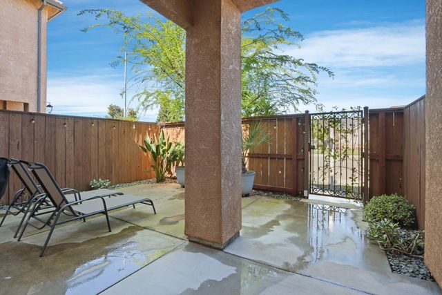 2108 Tienda Dr, Lodi, CA 95242