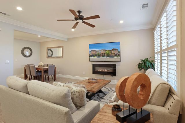 2108 Tienda Dr, Lodi, CA 95242