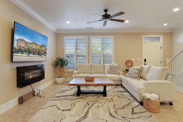 2108 Tienda Dr, Lodi, CA 95242