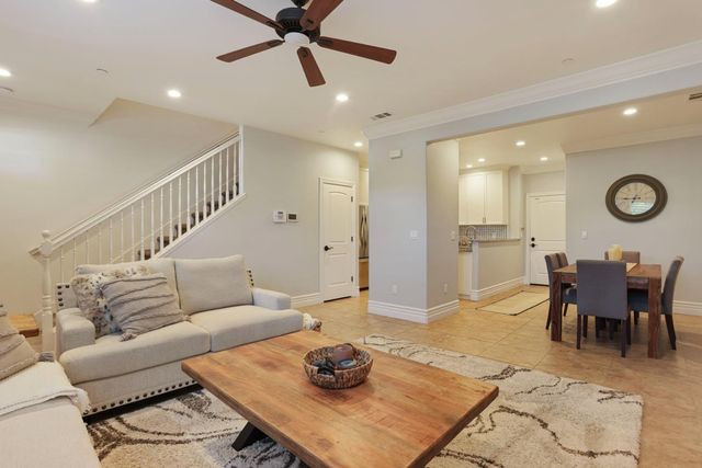 2108 Tienda Dr, Lodi, CA 95242