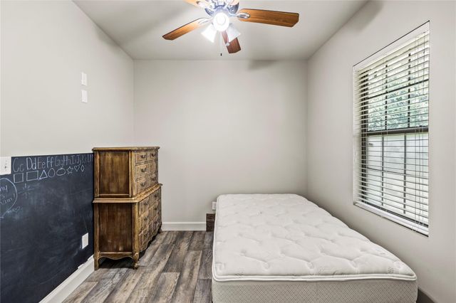 10423 Deer Lake Lodge B, Montgomery, TX 77316