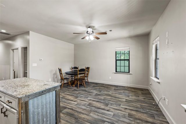 10423 Deer Lake Lodge B, Montgomery, TX 77316