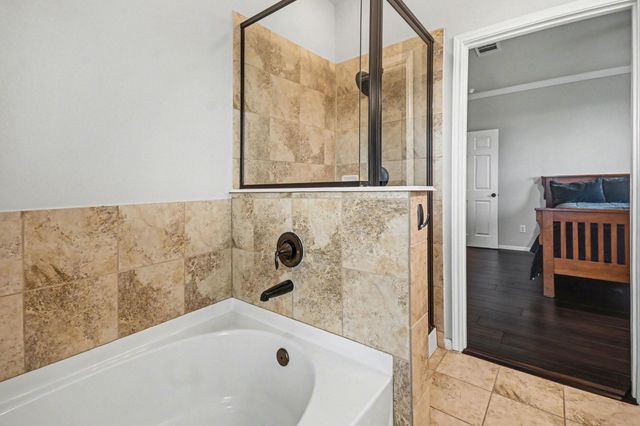 902 White Willow Drive, Texas City, TX 77590